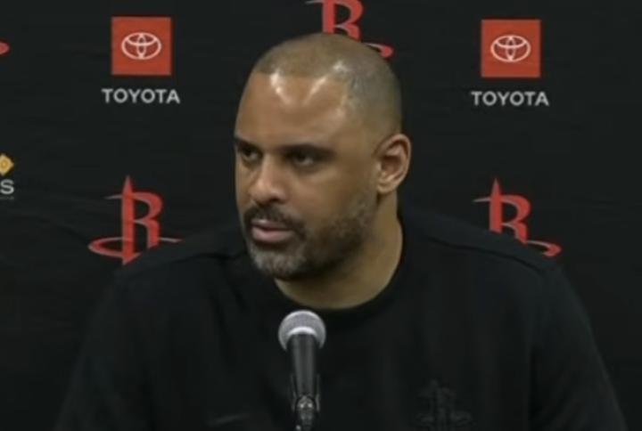 乌度卡反思火箭失利;开局缺乏尊重与侵略性;第一节失分直接影响全局。 体育新闻