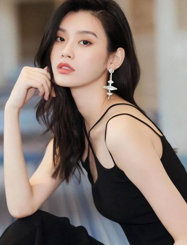 【深度解析】当豪门婚姻撞上舆论风暴:何猷君与奚梦瑶的情感迷局 娱乐新闻