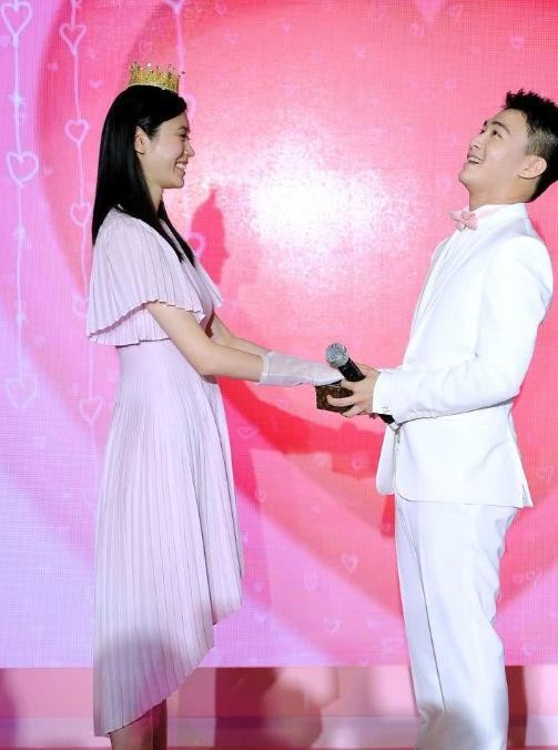 【深度解析】当豪门婚姻撞上舆论风暴:何猷君与奚梦瑶的情感迷局 娱乐新闻