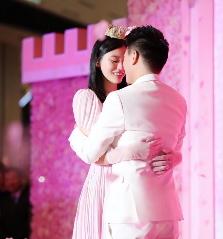 【深度解析】当豪门婚姻撞上舆论风暴:何猷君与奚梦瑶的情感迷局 娱乐新闻