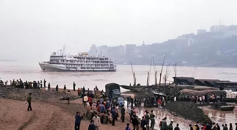  技术视角下的山城蜕变：1983—2023年重庆城市发展深度解析 文化旅游