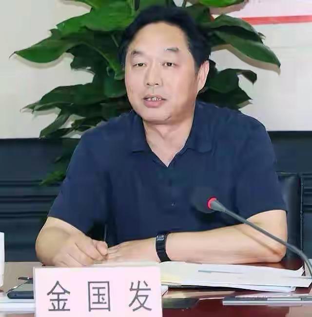 【权力架构深度解析】城投董事长落马:十年一把手的决策闭环如何成为腐败温床 新闻 【权力架构深度解析】城投董事长落马:十年一把手的决策闭环如何成为腐败温床 新闻 【权力架构深度解析】城投董事长落马:十年一把手的决策闭环如何成为腐败温床 新闻